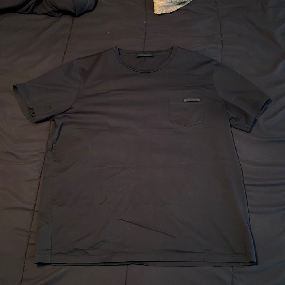 2010’s Prada T-shirt pristine